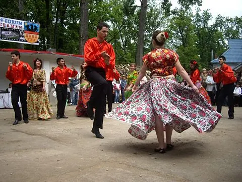 Maifest 2010 – Auftritt der Roma-Tanzgruppe aus Sächsisch-Reen