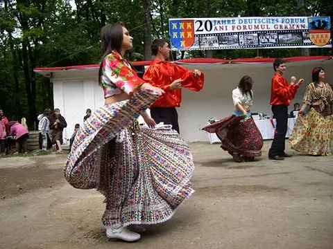 Maifest 2010 – Auftritt der Roma-Tanzgruppe aus Sächsisch-Reen